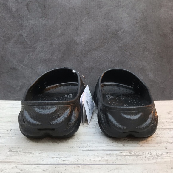 Crocs Echo Slide - Picture 11 of 15